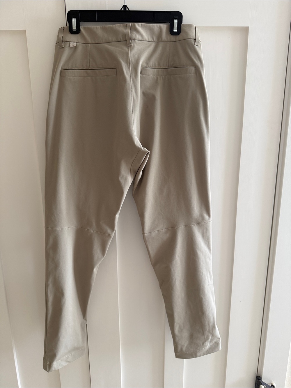 Lululemon Men's Comissioner Slim Pants in Light Khaki - Picture 4 of 5